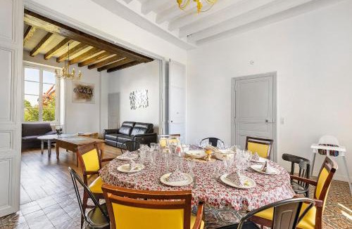 Chateauneuf-sur-Sarthe House | Sacré Gite - 15 Personnes