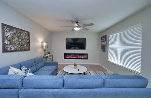 Sacramento House | Sacramento 4 Bedroom Home | Pool Hot-Tub Mini Golf