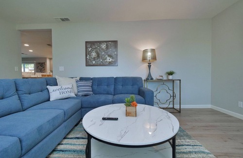 Sacramento House | Sacramento 4 Bedroom Home | Pool Hot-Tub Mini Golf