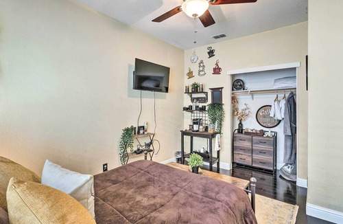 Regency Park House | Sacramento Getaway ~ 10 Mi to Dtwn!