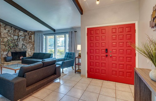 Pocket House | Sacramento Vacation Rental ~ 6 Mi to Downtown!