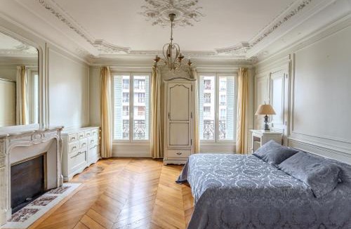 Clignancourt Apartment | SACRE COEUR Grand Duplex 130 m2 - 4 chambres + double living