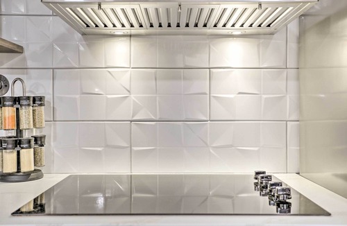 Saddle Brook Apartment | Saddle Brook Studio with Patio - Near NYC!