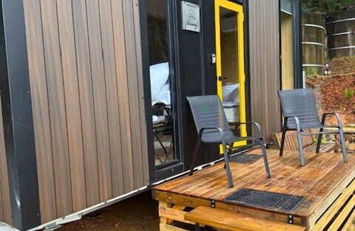 Lower Beechmont House | Saddle House by Tiny Away