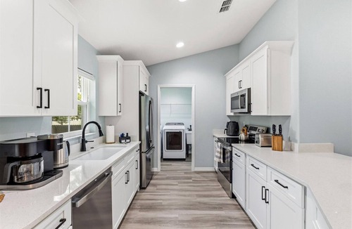 Fellowship House | Saddle Oak Retreat; pet-friendly near WEC and more