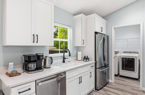 Fellowship House | Saddle Oak Retreat; pet-friendly near WEC and more