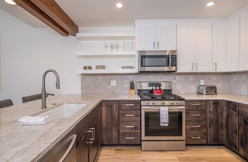 Saddle Ridge House | Saddle Ridge Ski in/Ski out condo, private hot tub