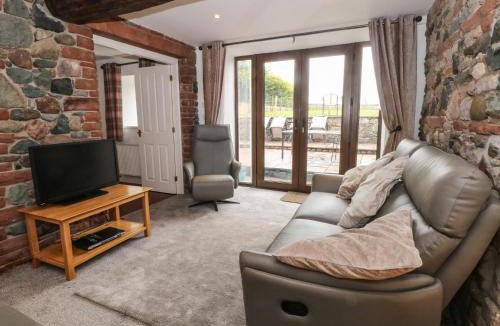 Newton Reigny House | Saddleback Barn