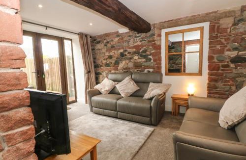 Newton Reigny House | Saddleback Barn