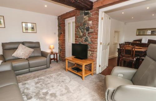 Newton Reigny House | Saddleback Barn