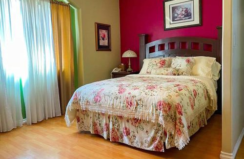 Madero Sur Bed & Breakfast | Sadie's Bed and Breakfast/Hotel