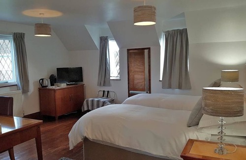 Winnersh House | Sadlers Guest House