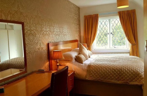 Winnersh House | Sadlers Guest House