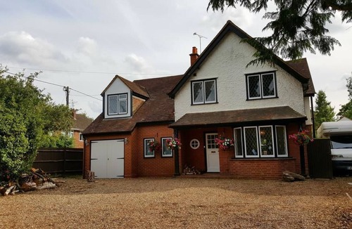 Winnersh House | Sadlers Guest House