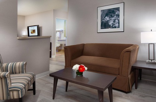 Burbank Hotel | Safari Inn Burbank/Universal, a Coast Hotel