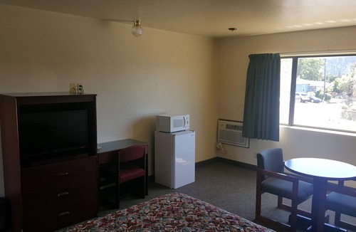 Roseburg Hotel | Safari Inn