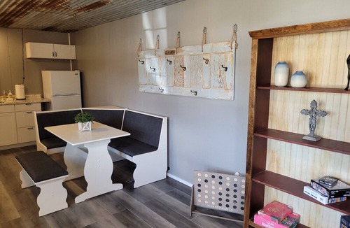 Jacksboro Cabin | Safari-ish Cabin Getaway in Jacksboro