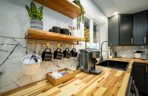 Roseburg House | Safari Retreat