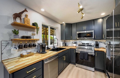 Roseburg House | Safari Retreat