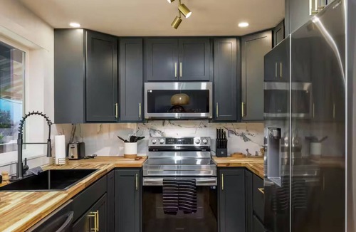 Roseburg House | Safari Retreat