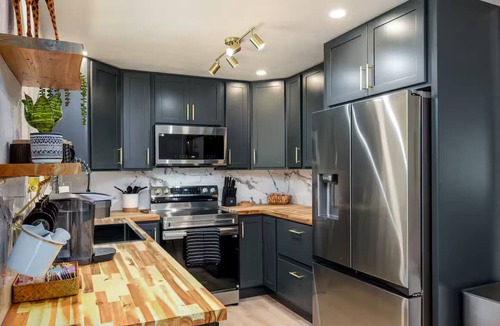 Roseburg House | Safari Retreat