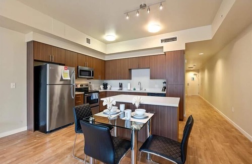 Downtown San Jose Apartment | Safe 1BR w. Controlled Access & Night Patrol