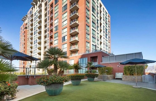 Downtown San Jose Apartment | Safe 1BR w. Controlled Access & Night Patrol