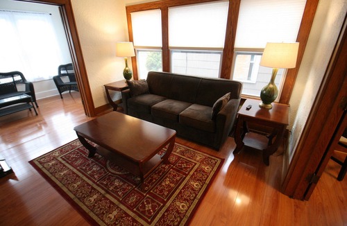Niagara Falls Apartment | Safe, Clean & Spacious, Great for Families