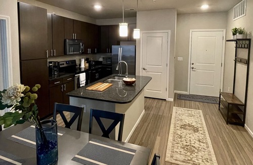 Town and Country Apartment | Safe & Desireable Des Peres