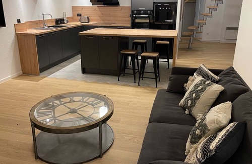 Valence Apartment | Safe Haven