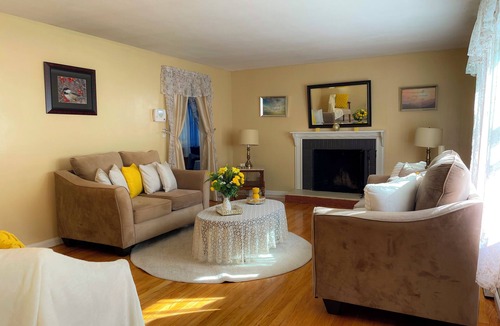 Springfield House | Safe & Quiet 3BR Cape: Sunroom Office + Yard