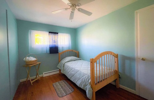 Springfield House | Safe & Quiet 3BR Cape: Sunroom Office + Yard