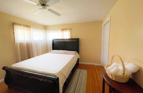 Springfield House | Safe & Quiet 3BR Cape: Sunroom Office + Yard