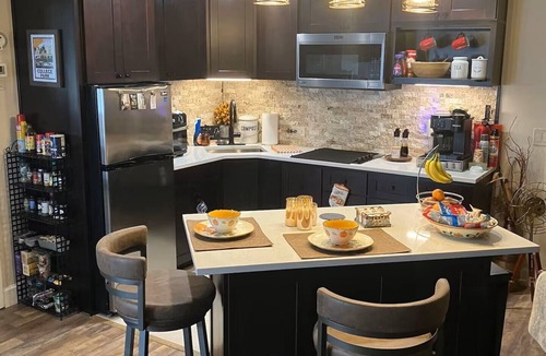 College Park Villa | SAFE QUIET PRIVATE Villa - Mins to ORL/Winter Park/Eola FREE PARKING/EV Charging