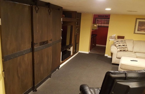 Central Clintonville House | Safe, Roomy Studio - Booking Includes Salt Spa Visit