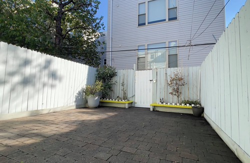 Fairmount House | Safety, popular location