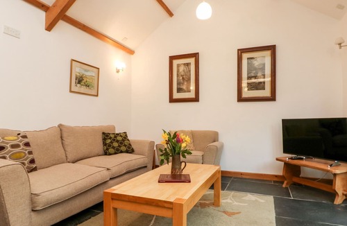 Brazzacott Cottage | SAFFRON COTTAGE, family friendly, with pool in Launceston
