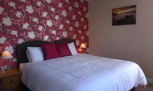 Combe Martin Bed & Breakfast | Saffron House