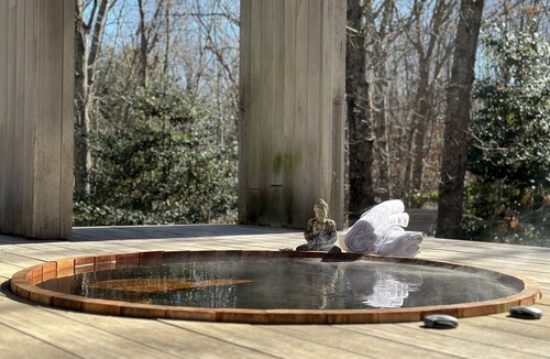 Sag Harbor House | Sag Harbor Scandinavian Treehouse Escape