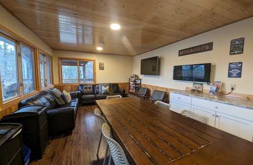 West Cook Cabin | Saganaga Lodge Small Room #4