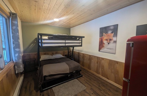 West Cook Cabin | Saganaga Lodge Small Room #2