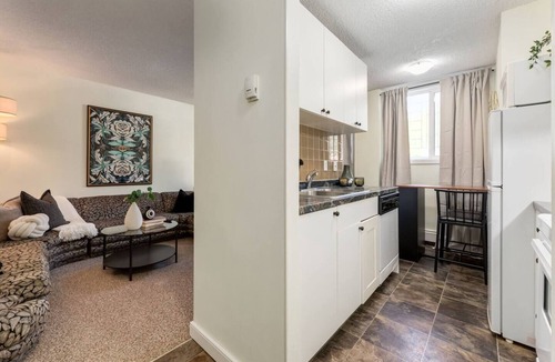 Crescent Heights Apartment | "Sage"1Bdrm in Crescent Heights!