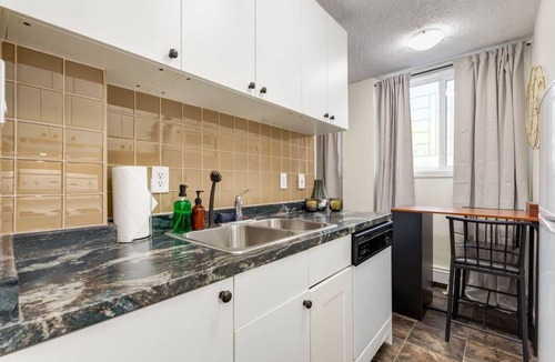 Crescent Heights Apartment | "Sage"1Bdrm in Crescent Heights!