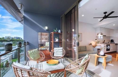 Newstead Apartment | Sage Bloom Elegant Newstead Stay with Shared Pool