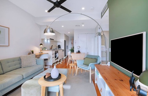 Newstead Apartment | Sage Bloom Elegant Newstead Stay with Shared Pool