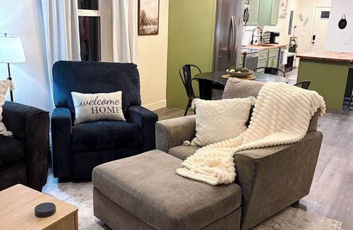 Webb City House | Sage & CedarnCozy home ready for your stay