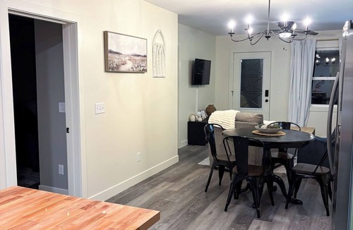 Webb City House | Sage & CedarnCozy home ready for your stay