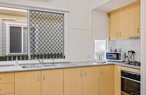 East Toowoomba House | Sage Cottage! CBD Perfection!