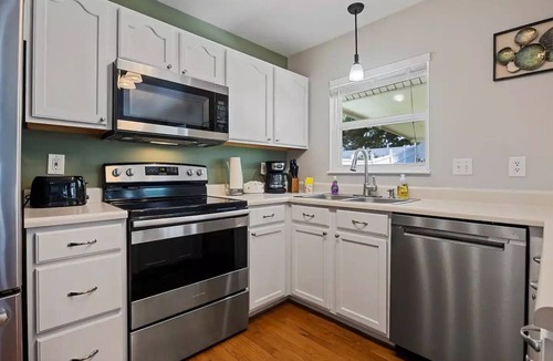 O'Fallon House | Sage Haven Ranch Retreat, Yard, Fire Pit, BBQ, Office space, Close to shopping