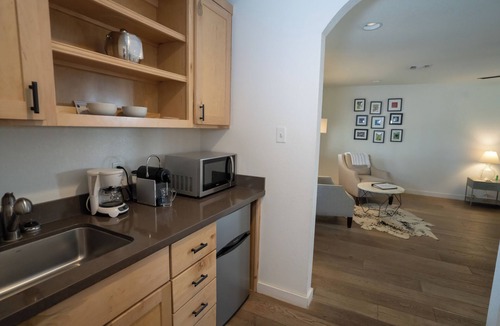 Kyle Bed & Breakfast | Sage Hill Inn & Spa